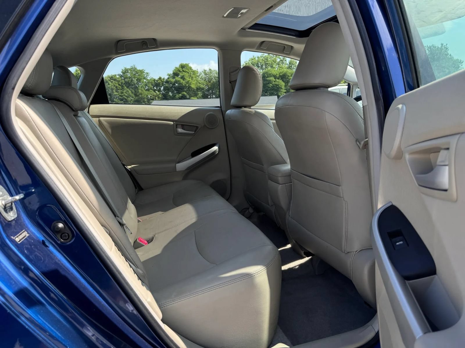 Used 2011 Toyota Prius Four w/ Solar Roof Pkg FWD image 20