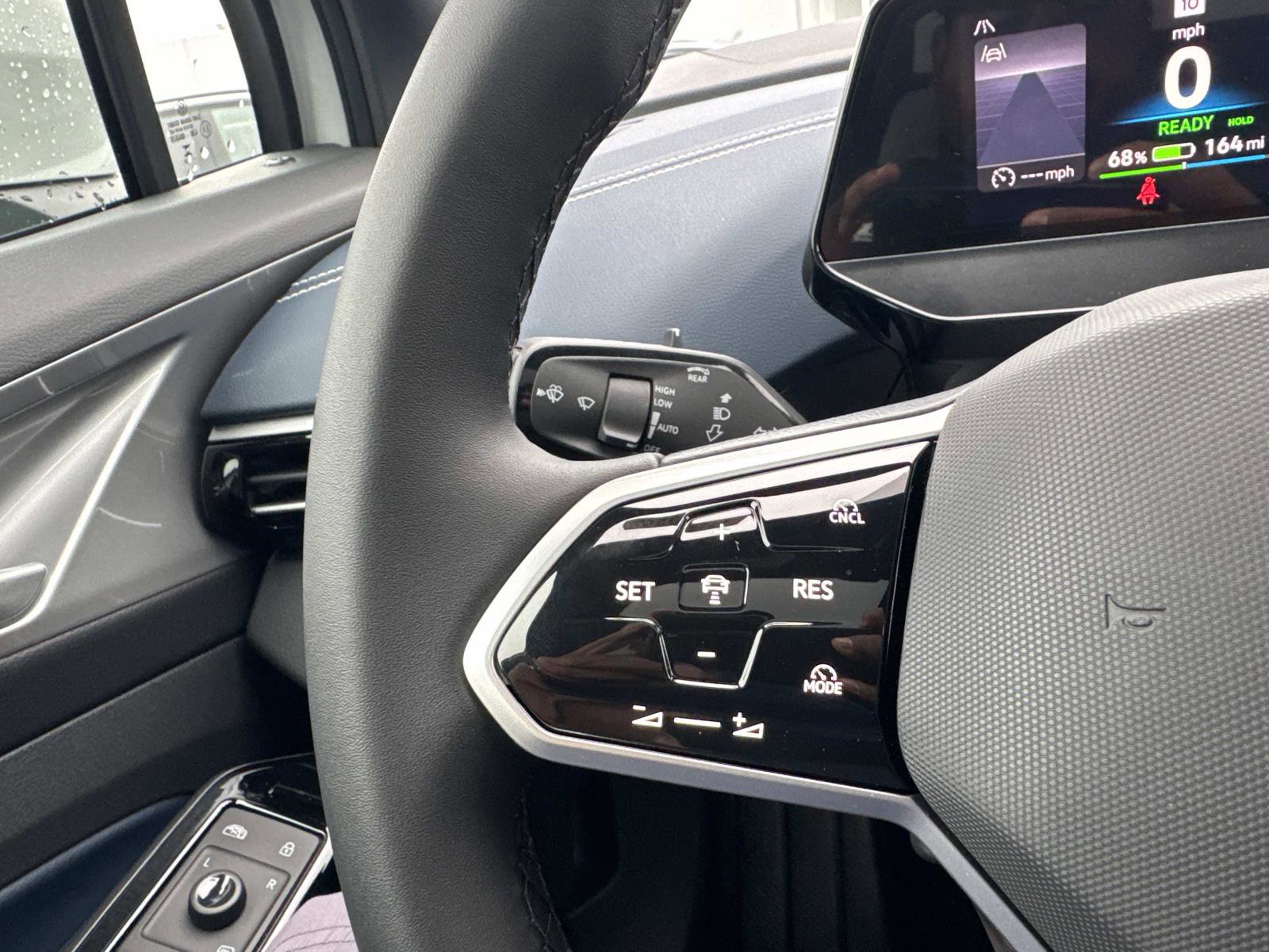 New 2025 Volkswagen ID.4 Pro S image 25