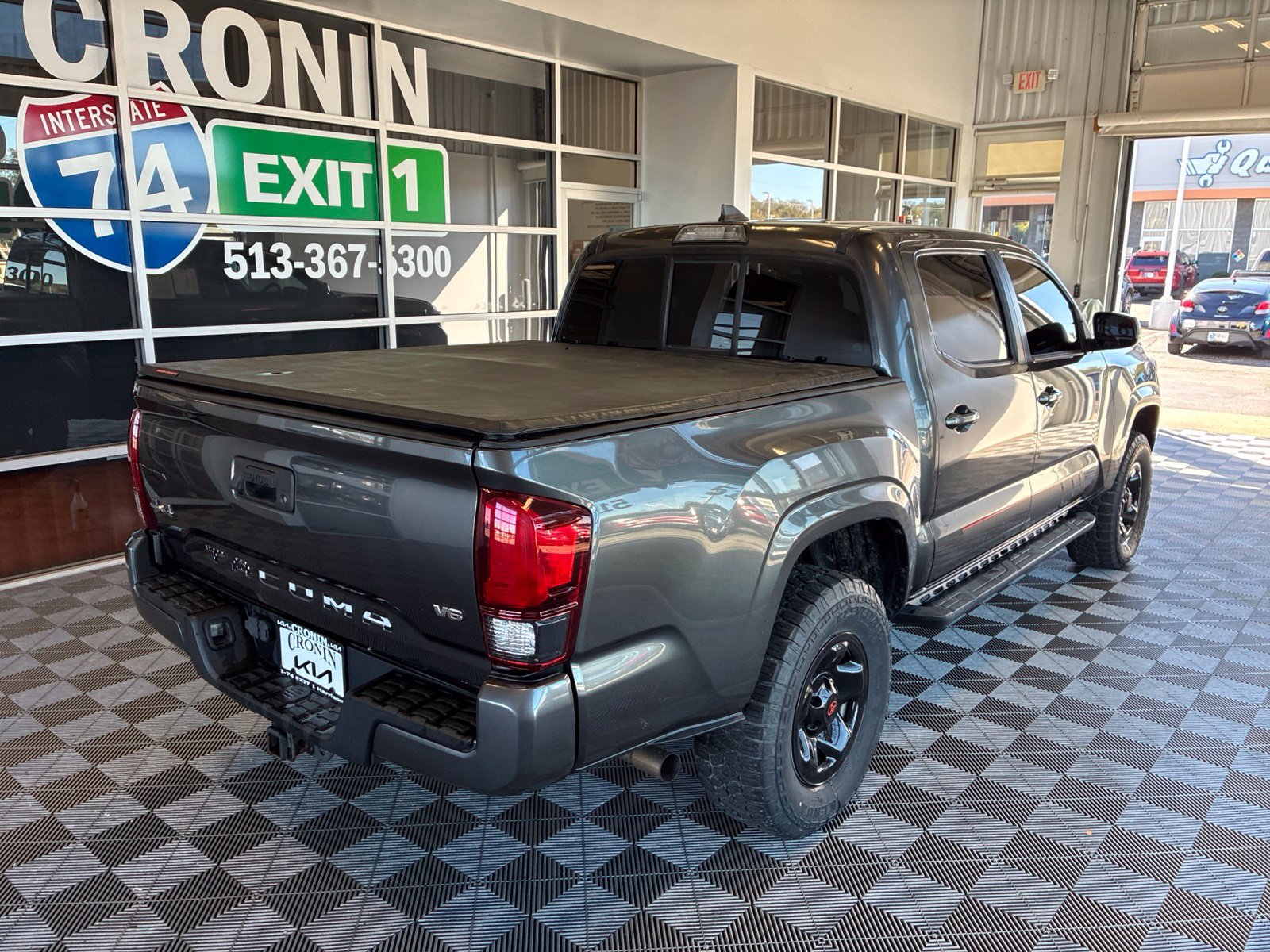 Used 2018 Toyota Tacoma SR w/ SR Convenience Package AWD/4WD image 6