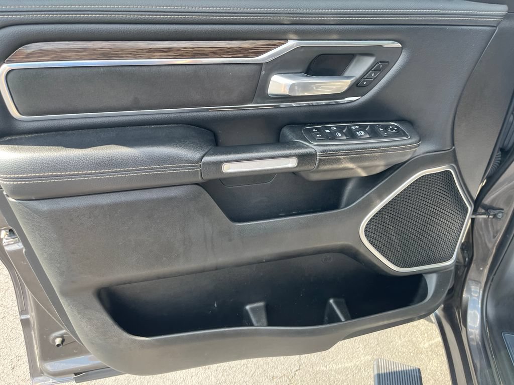 Used 2020 RAM 1500 Laramie RWD image 12