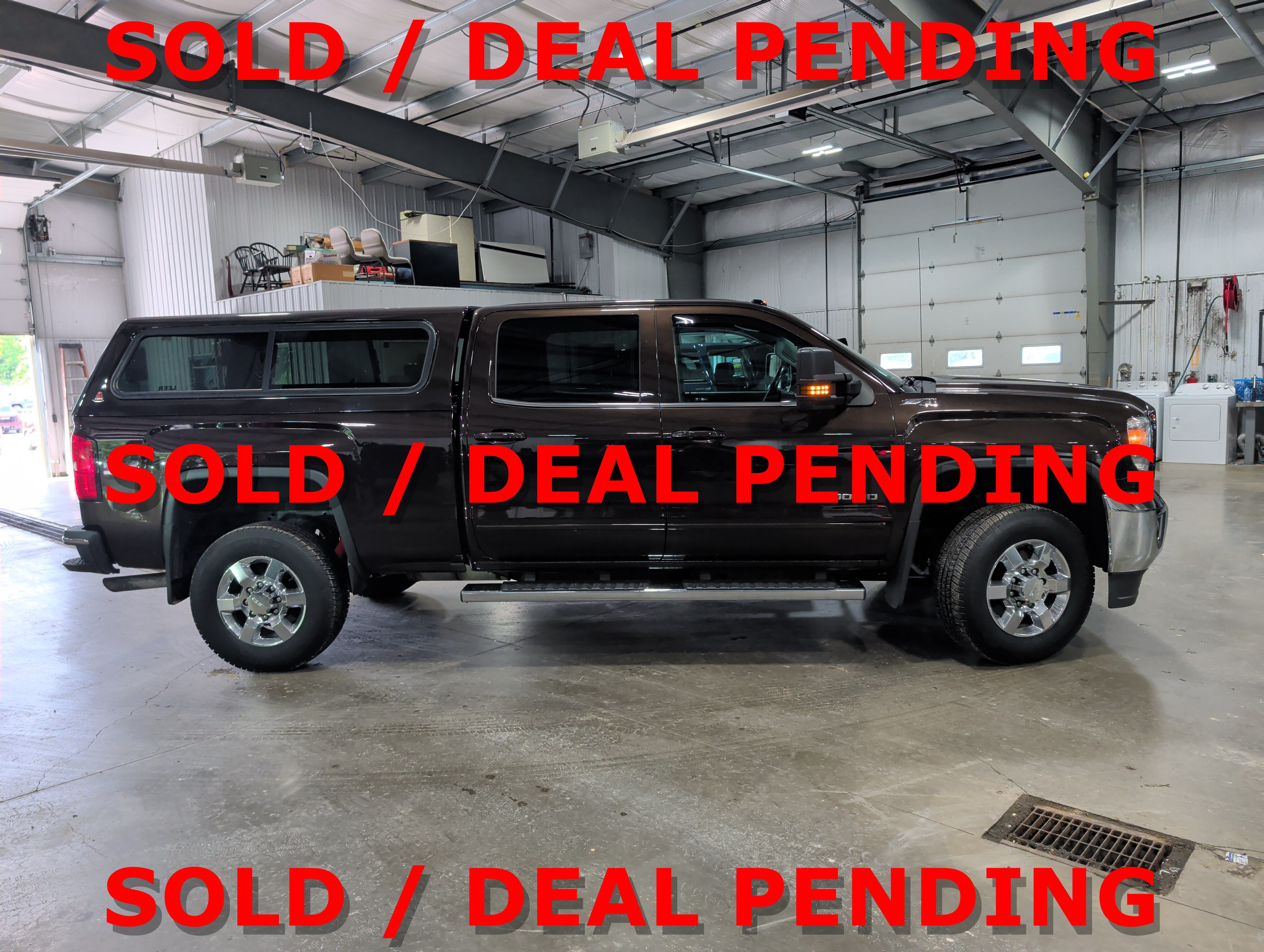 Used 2018 GMC Sierra 2500 SLE w/ HD SLE Preferred Plus Package AWD/4WD image 2