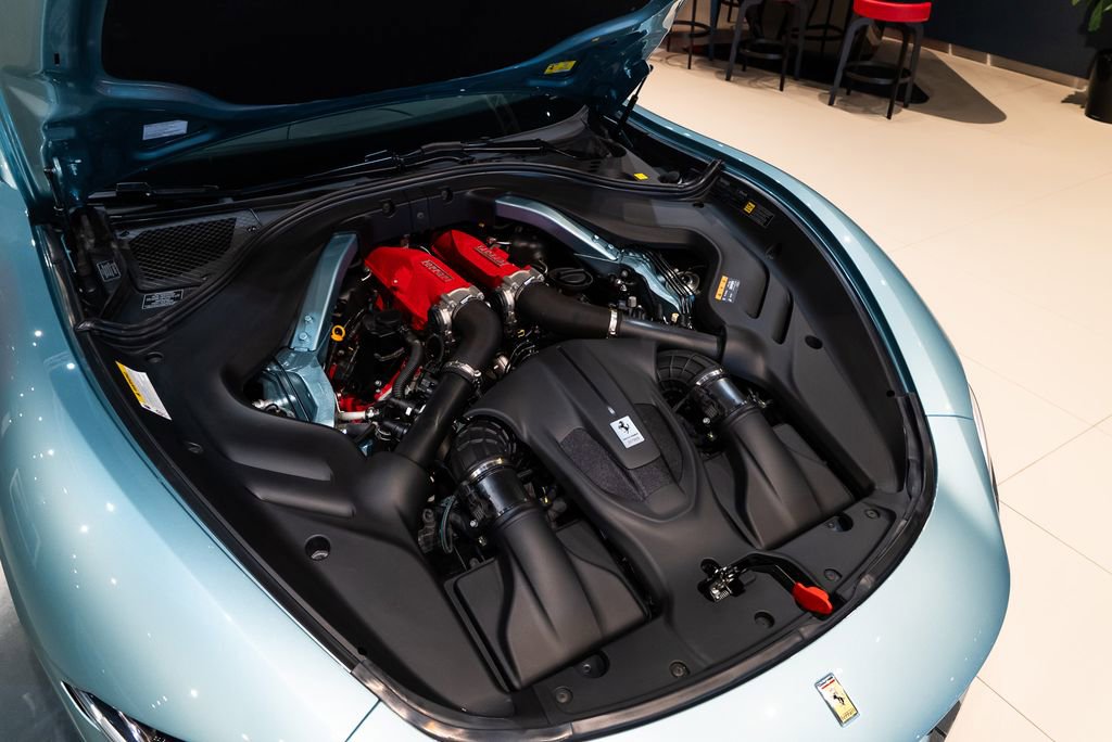 Used 2024 Ferrari Roma Spider image 17