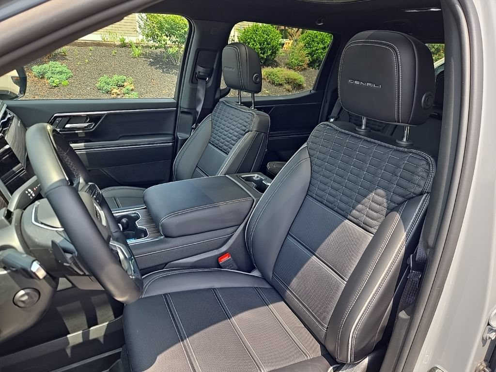 Used 2026 GMC Sierra EV Denali AWD/4WD image 14