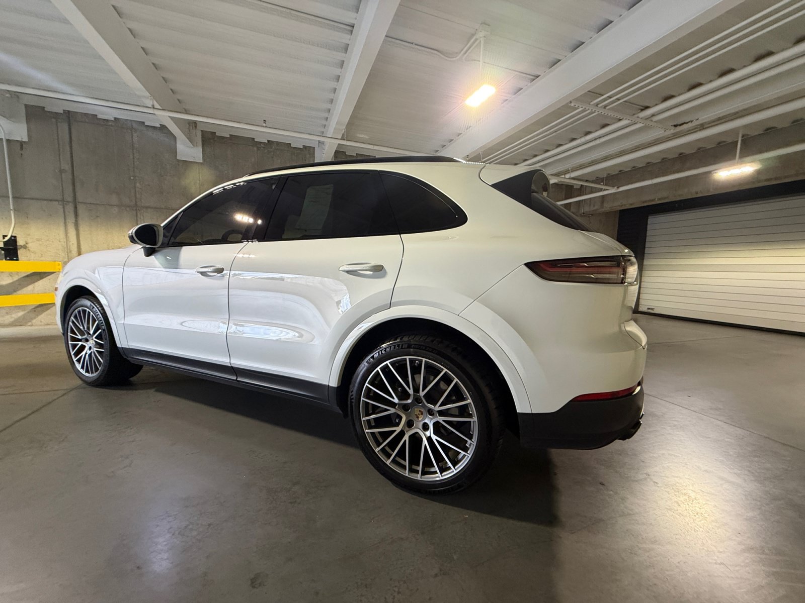 Certified 2023 Porsche Cayenne Platinum Edition AWD/4WD image 3
