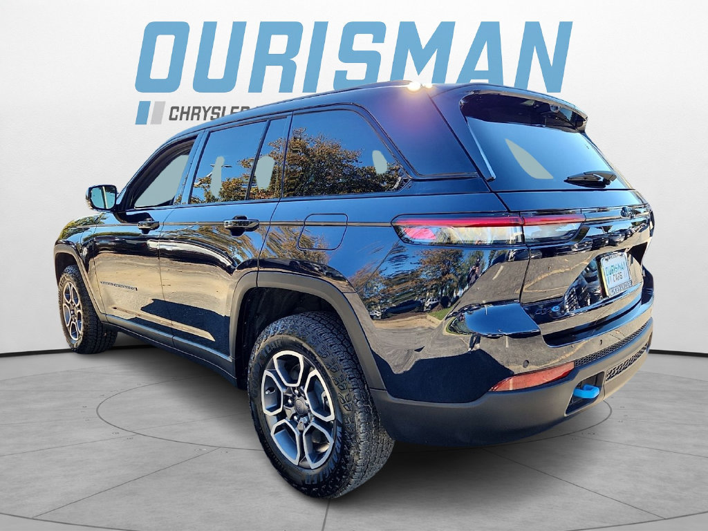 Used 2024 Jeep Grand Cherokee Trailhawk w/ Advanced Protech Group II AWD/4WD image 4