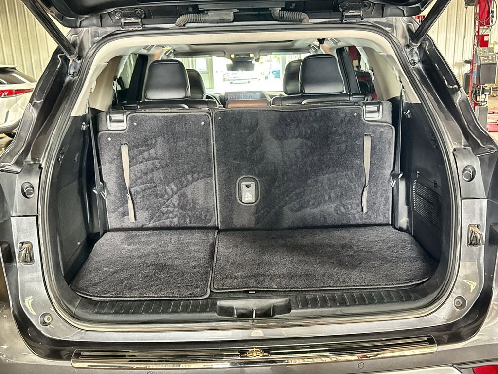 Used 2021 Toyota Highlander Platinum AWD/4WD image 30