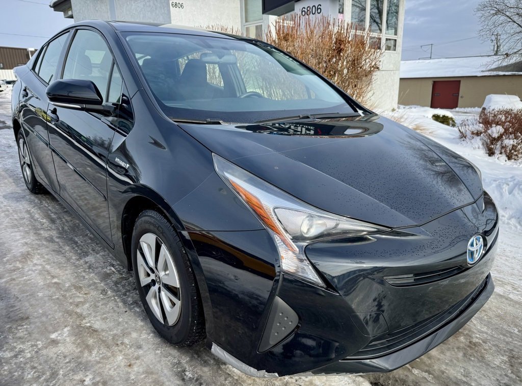 Used 2016 Toyota Prius Two image 2