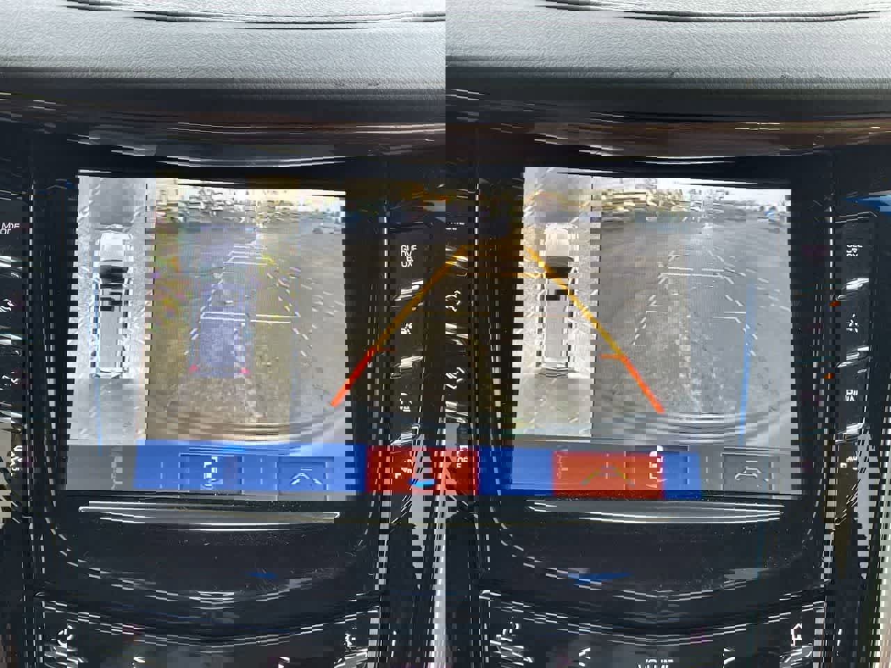 Used 2018 Cadillac Escalade ESV Luxury image 31