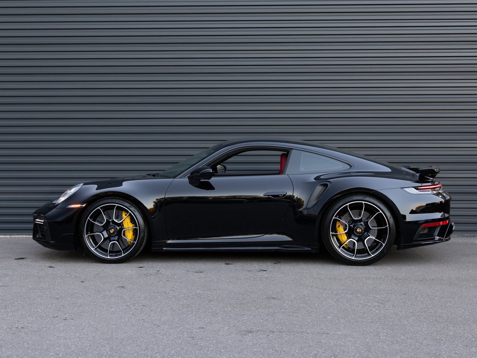 Used 2021 Porsche 911 Turbo S image 2