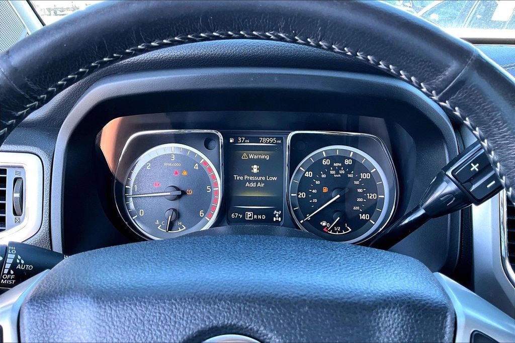 Used 2016 Nissan Titan SL AWD/4WD image 14