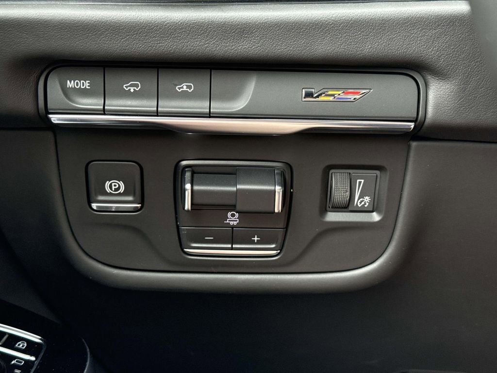 Used 2025 Cadillac Escalade V w/ LPO, Floor Liner Package image 40