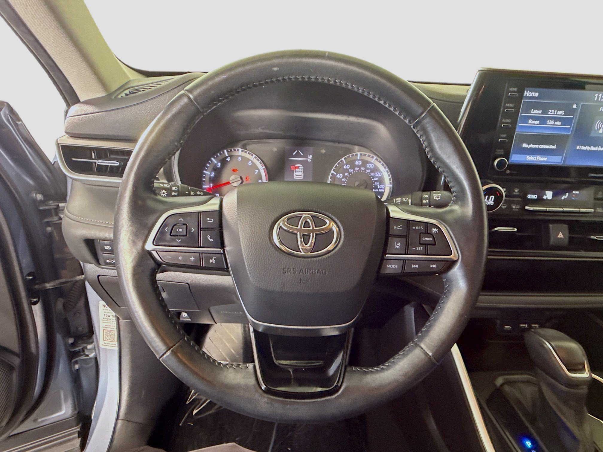 Used 2021 Toyota Highlander LE FWD image 13