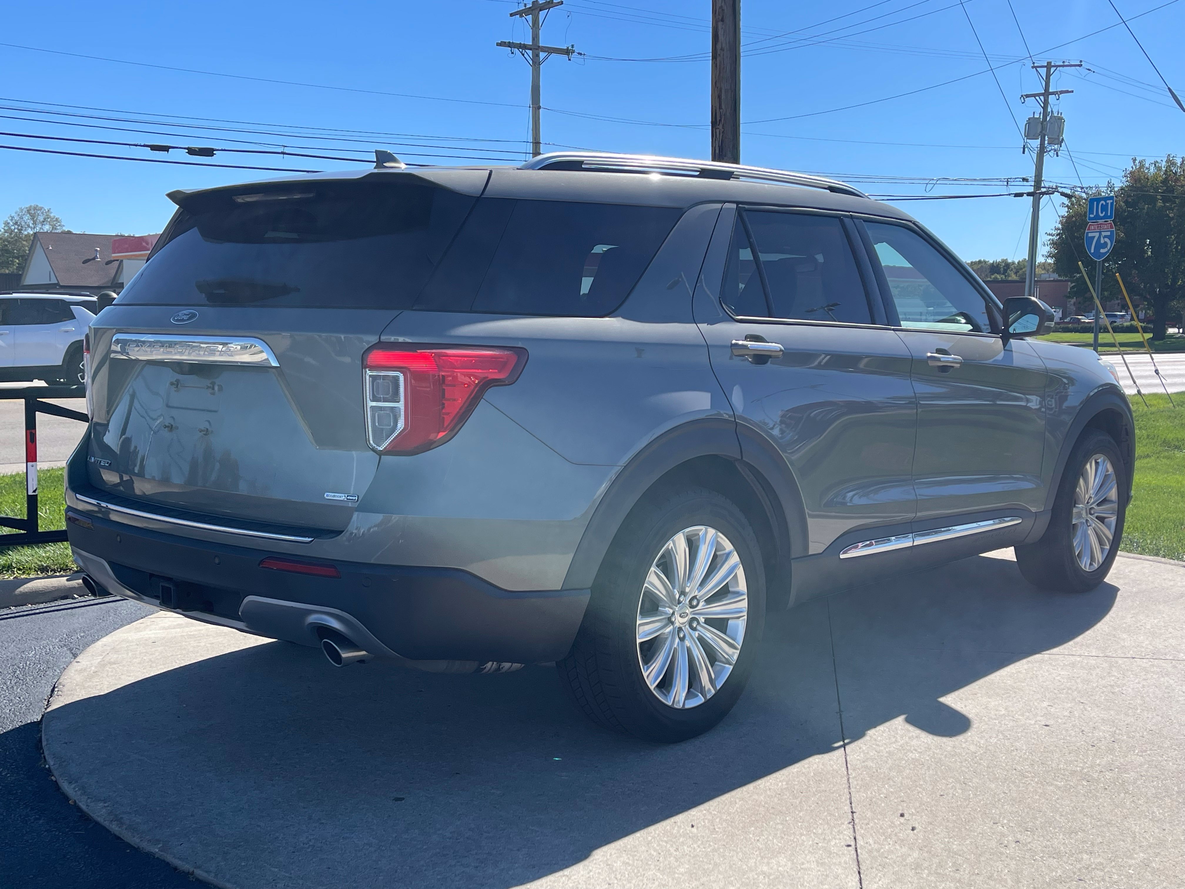Used 2020 Ford Explorer Limited w/ Class III Trailer Tow Package AWD/4WD image 7