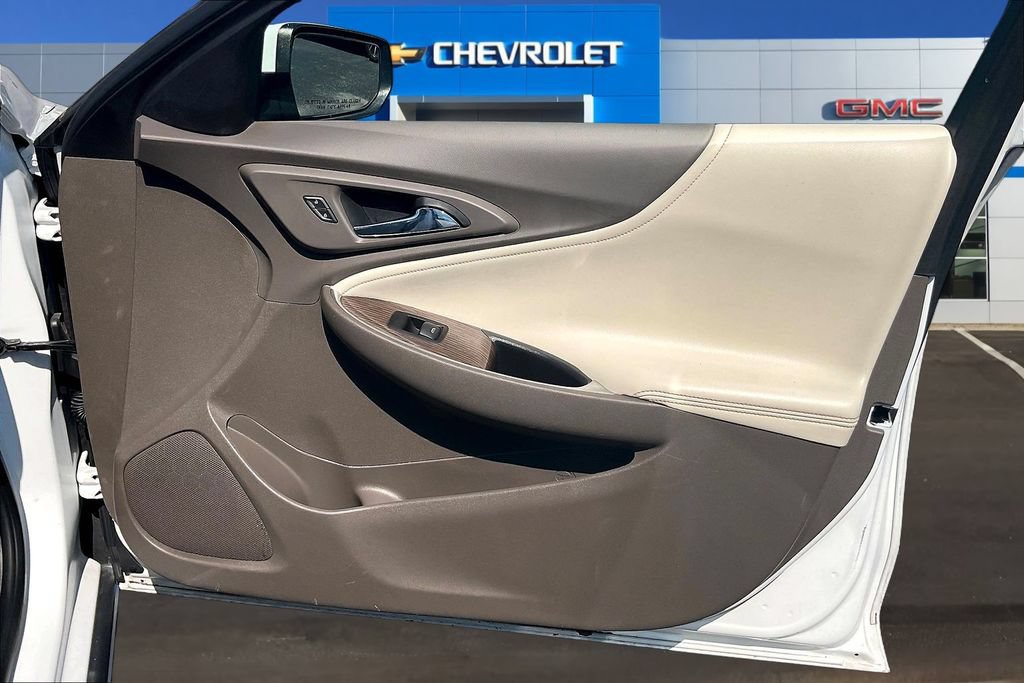 Used 2022 Chevrolet Malibu LT w/ Leather Package FWD image 27