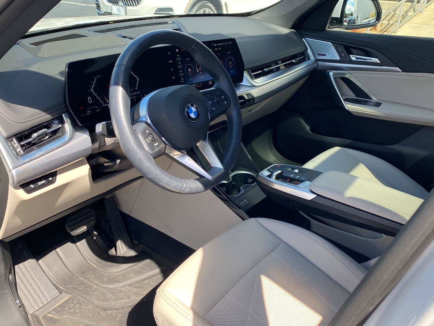 Used 2023 BMW X1 xDrive28i w/ Premium Package AWD/4WD image 10