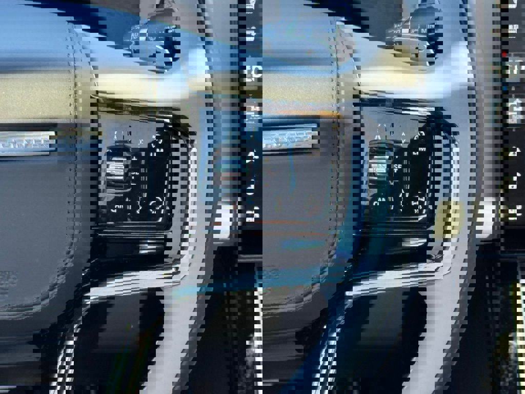 Used 2026 Land Rover Range Rover Velar Dynamic SE image 27