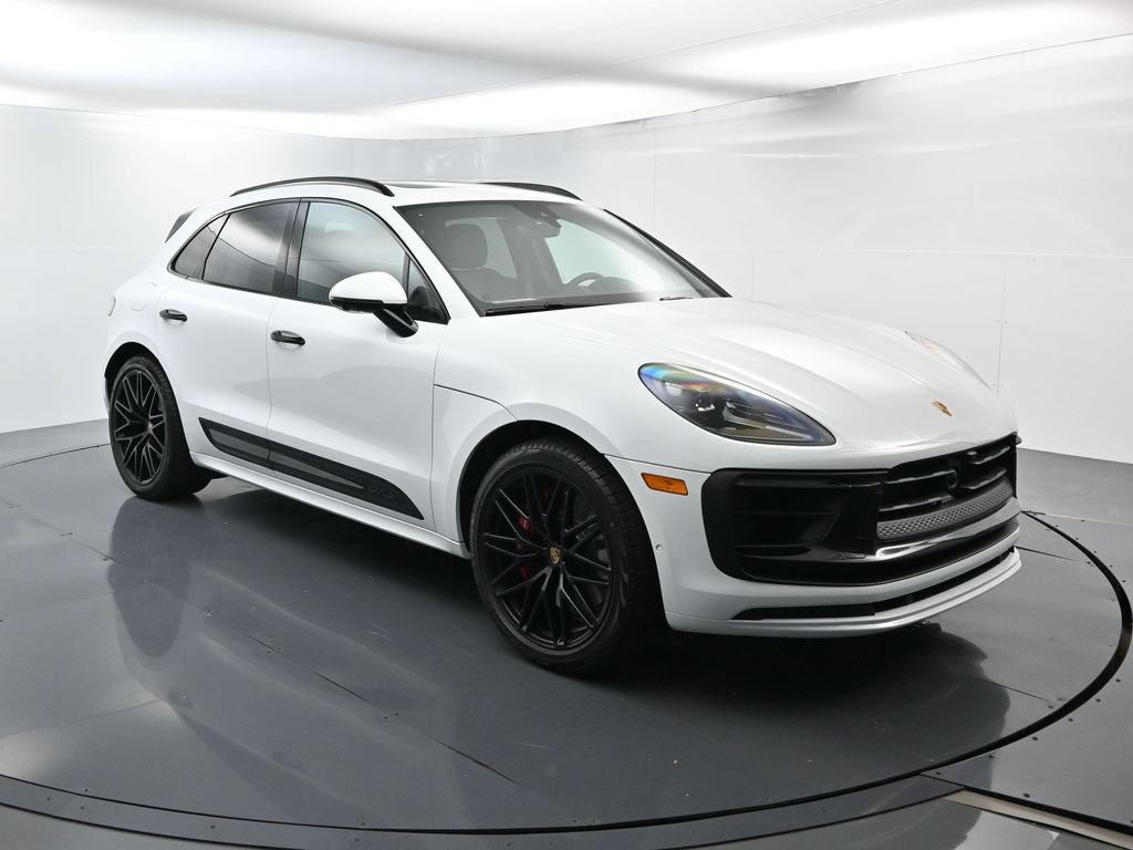 Certified 2025 Porsche Macan GTS AWD/4WD image 17