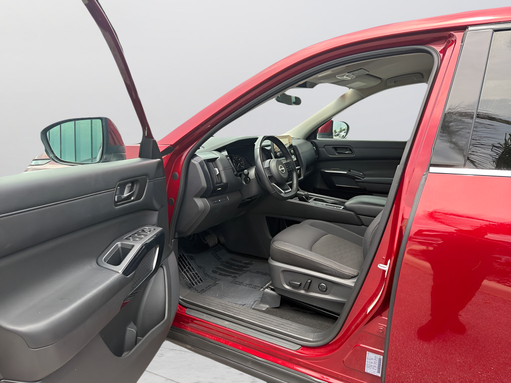 Certified 2024 Nissan Pathfinder SV FWD image 14