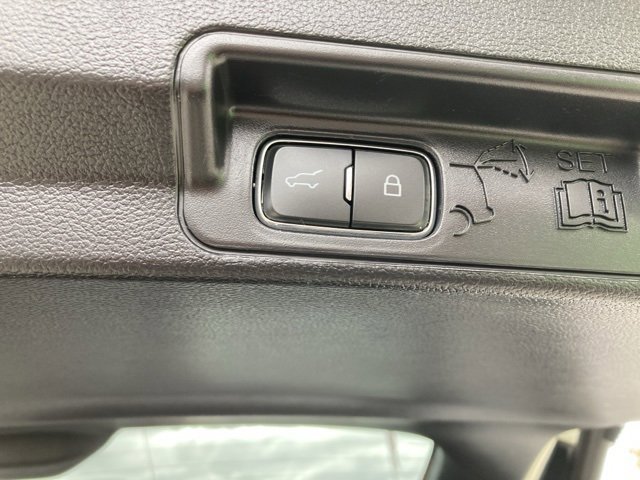 Used 2022 Ford Explorer XLT w/ Equipment Group 202A image 15