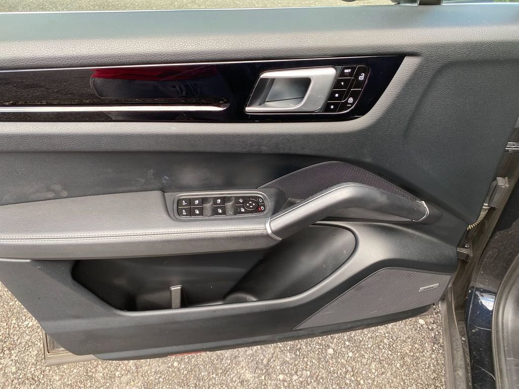 Used 2019 Porsche Cayenne image 11