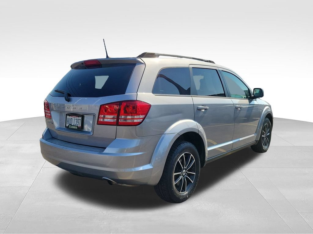 Used 2018 Dodge Journey SE w/ Connectivity Group FWD image 4