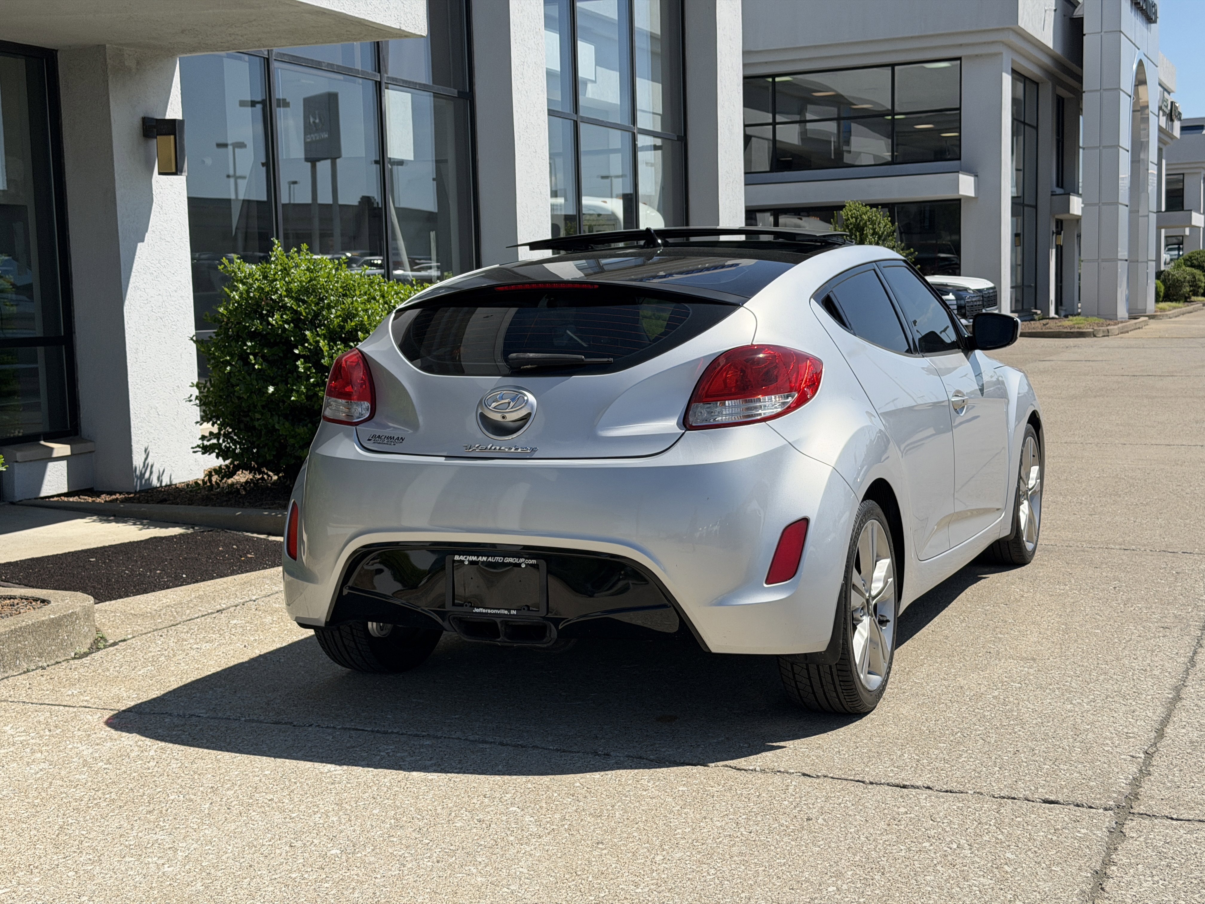 Used 2017 Hyundai Veloster Value Edition FWD image 5