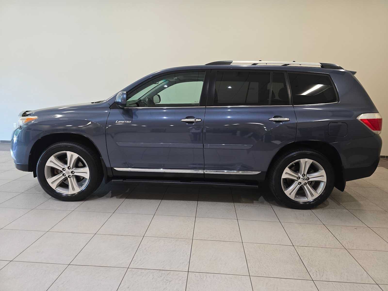 Used 2013 Toyota Highlander Limited AWD/4WD image 3