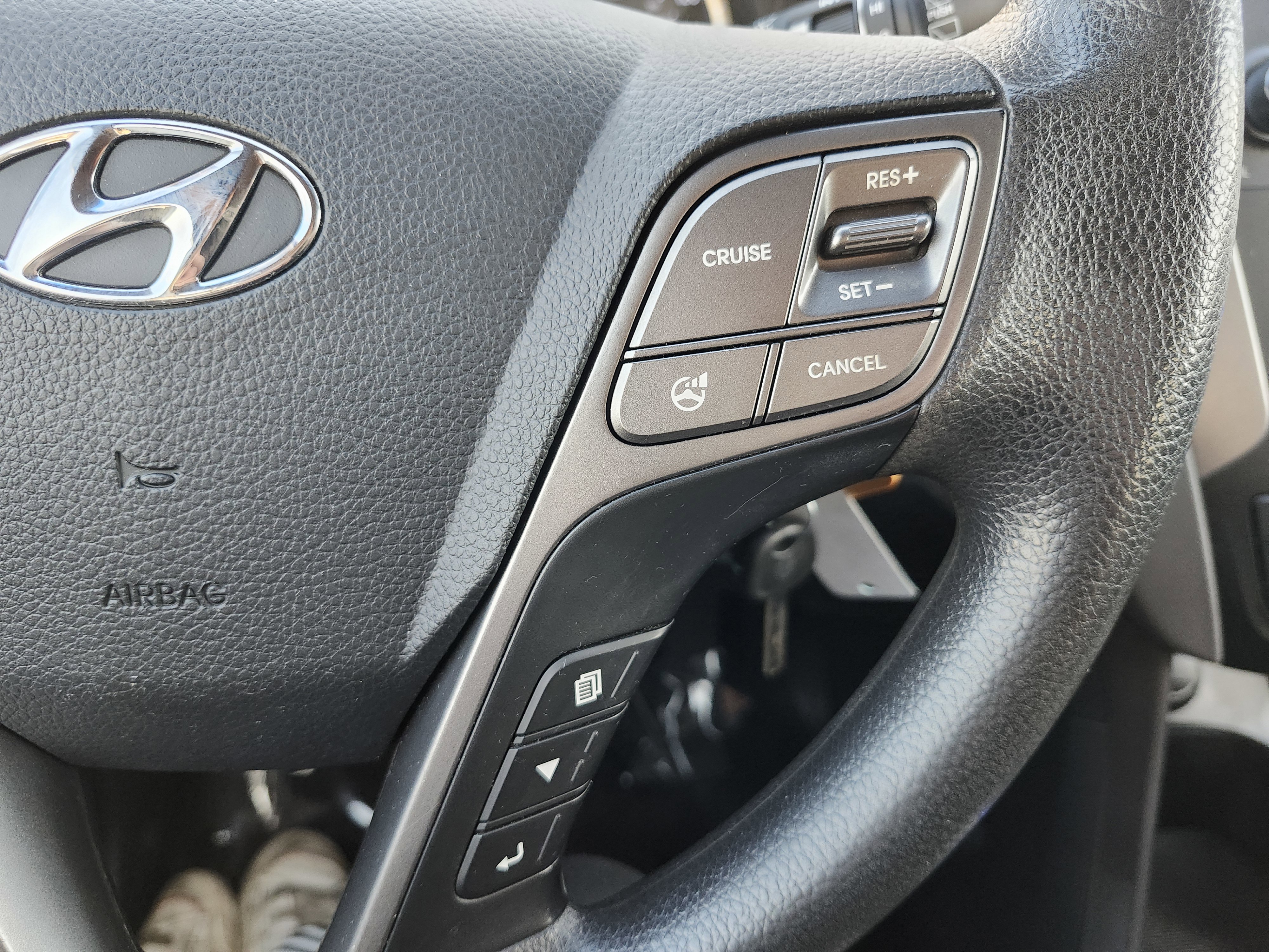 Used 2015 Hyundai Santa Fe Sport FWD image 29