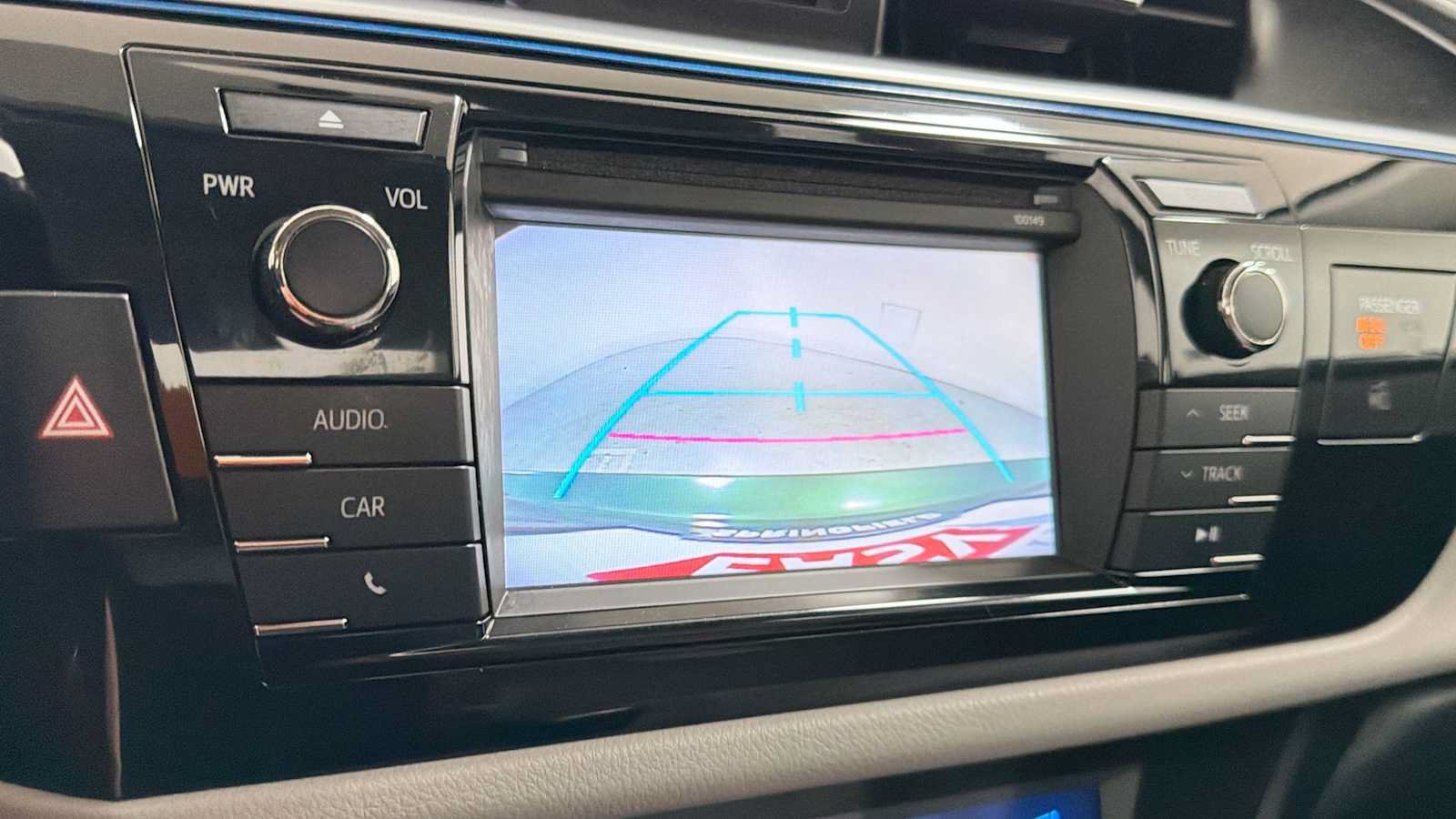 Used 2014 Toyota Corolla LE FWD image 19