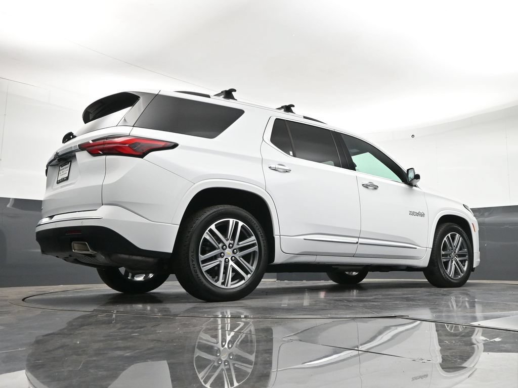 Used 2023 Chevrolet Traverse High Country w/ LPO, Floor Liner Package AWD/4WD image 28
