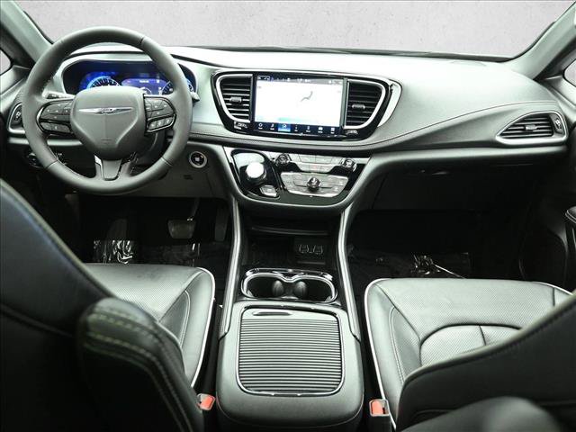 Used 2025 Chrysler Pacifica Limited FWD image 22