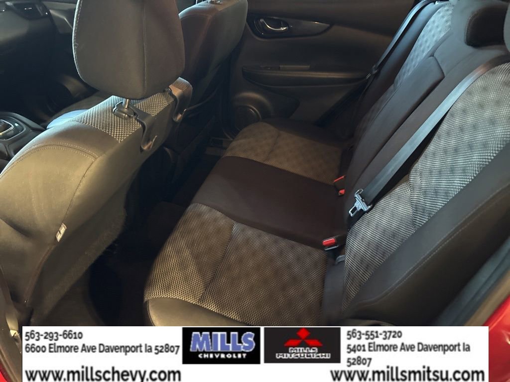 Used 2017 Nissan Rogue Sport SV w/ SV Premium Package image 12