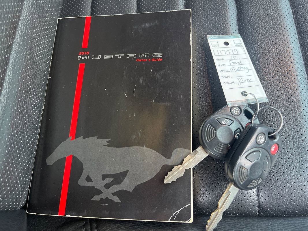 Used 2010 Ford Mustang GT Premium image 20