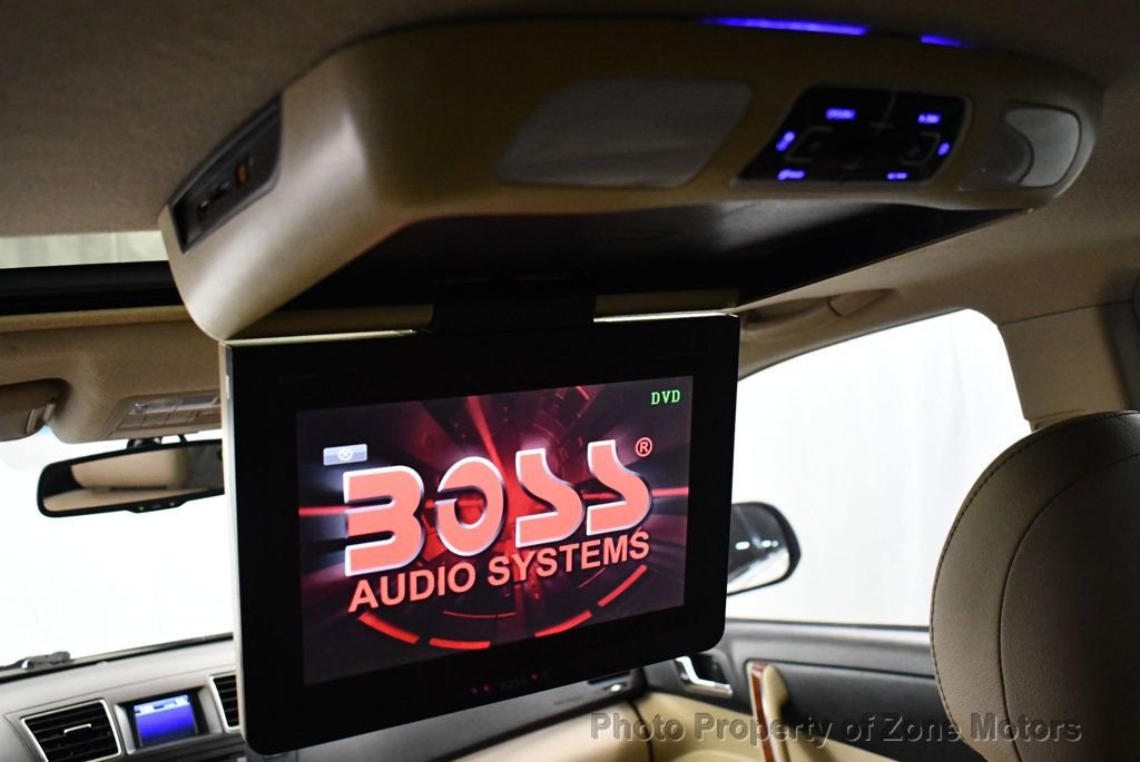 Used 2012 Toyota Highlander Limited w/ Tow Pkg image 25