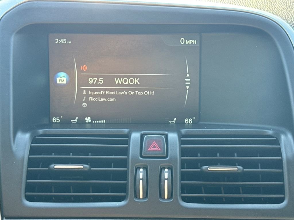 Used 2015 Volvo XC60 T5 Premier w/ Protection Package image 17