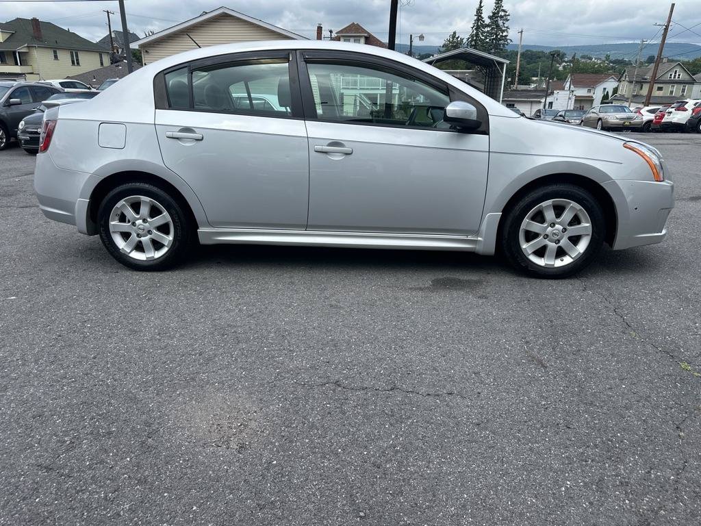 Used 2010 Nissan Sentra 2.0 SR FWD image 2