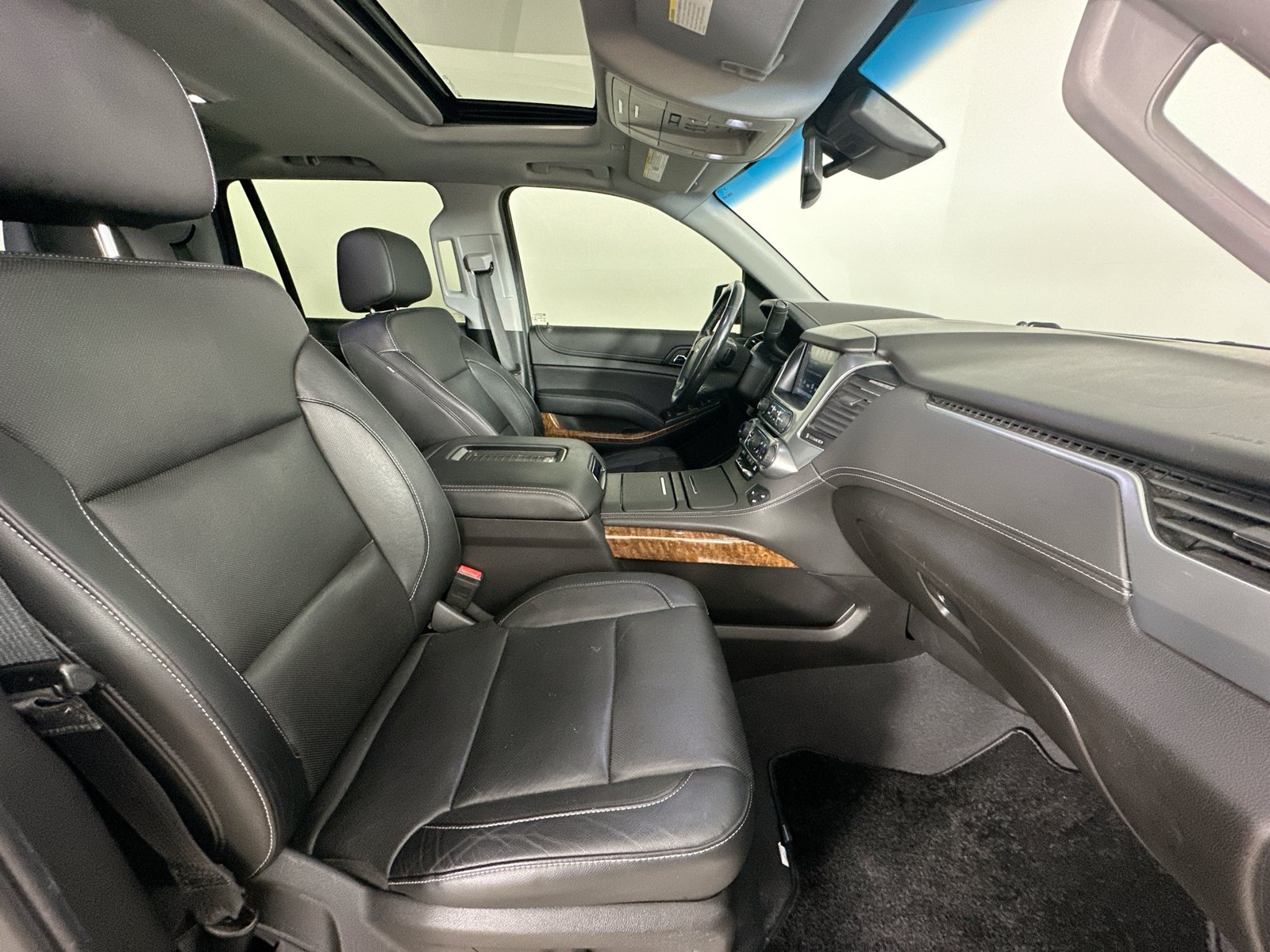 Used 2019 Chevrolet Tahoe Premier w/ RST 6.2L Performance Edition AWD/4WD image 45