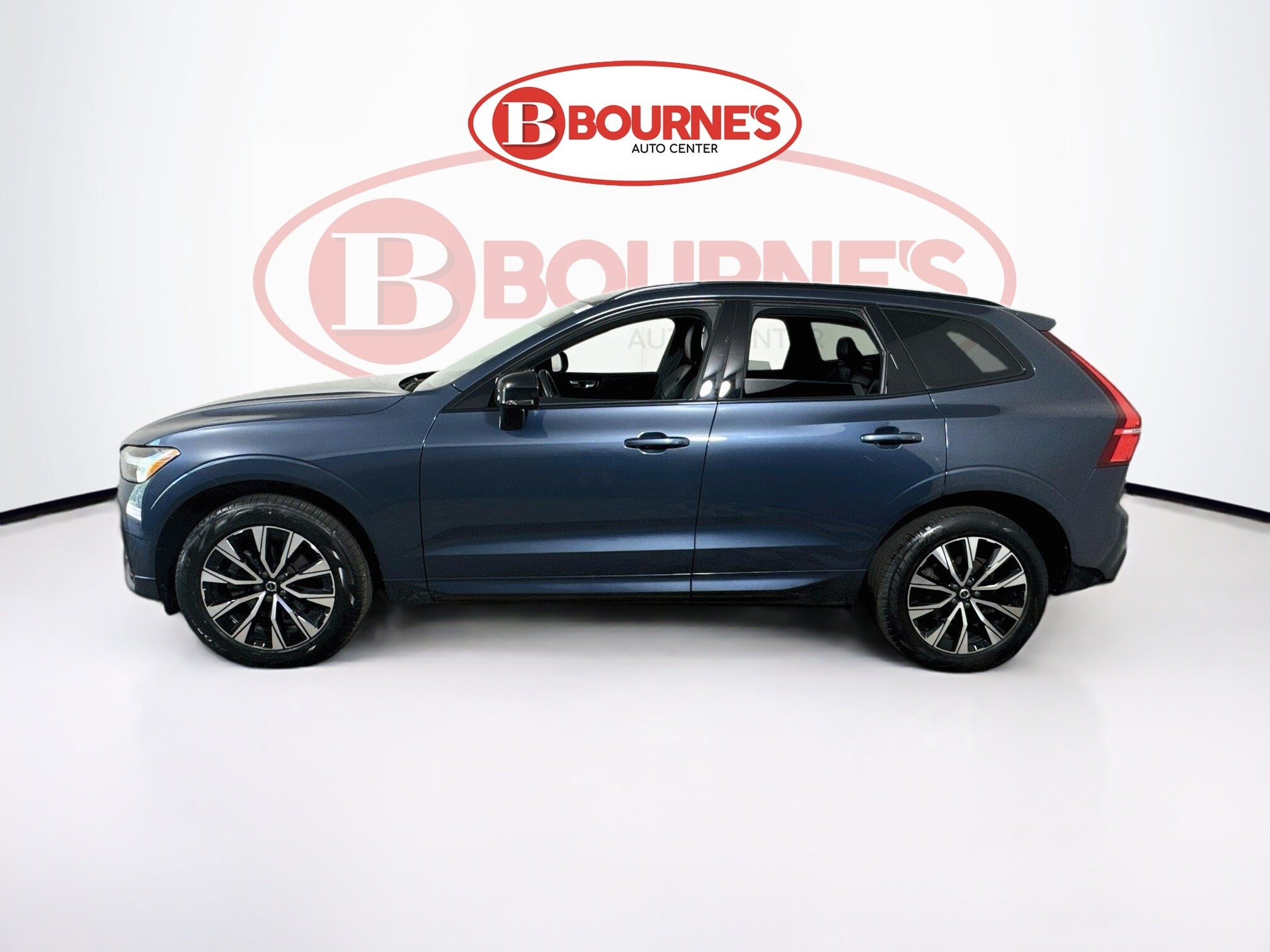 Used 2024 Volvo XC60 B5 Core w/ Protection Package Premier AWD/4WD image 8