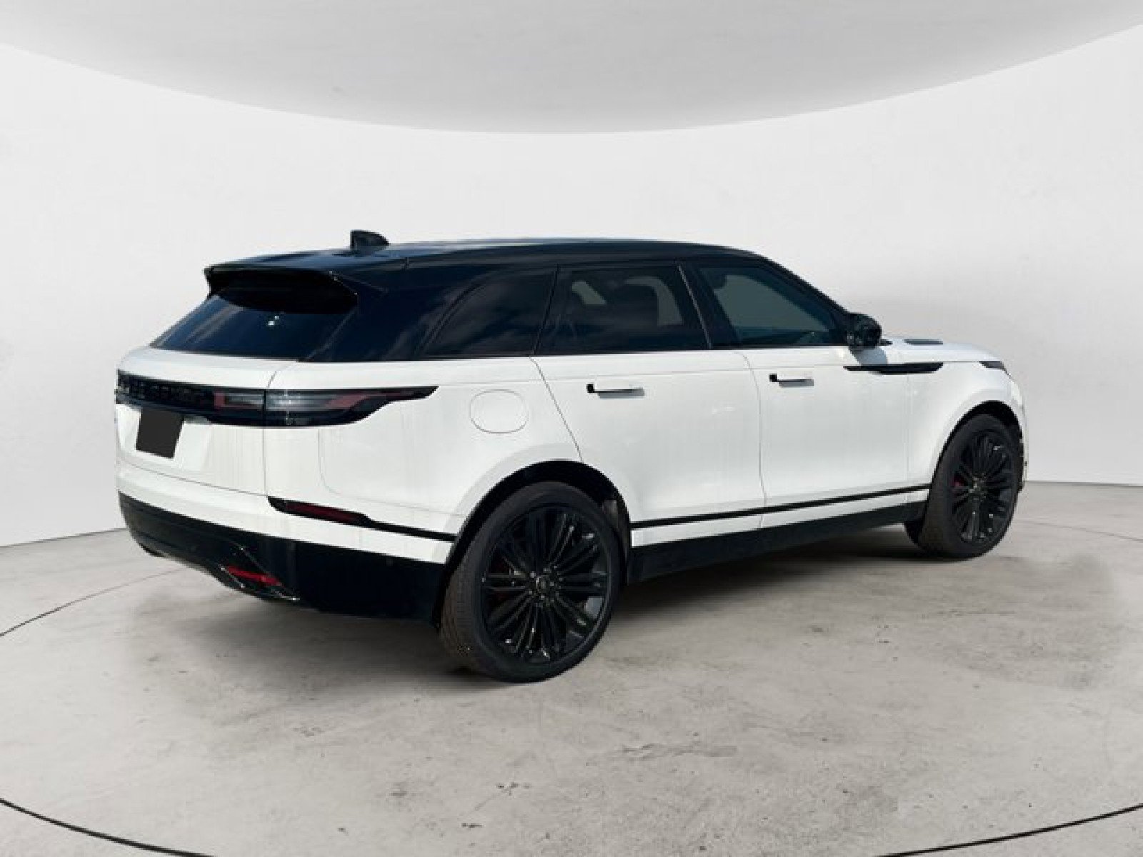 New 2025 Land Rover Range Rover Velar Dynamic SE image 4