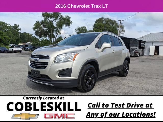 Used 2016 Chevrolet Trax LT w/ LT Convenience Package AWD/4WD image 4