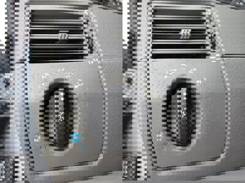 Used 2005 Chrysler Crossfire Limited image 12