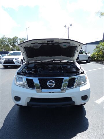 Used 2016 Nissan Frontier SV AWD/4WD image 6