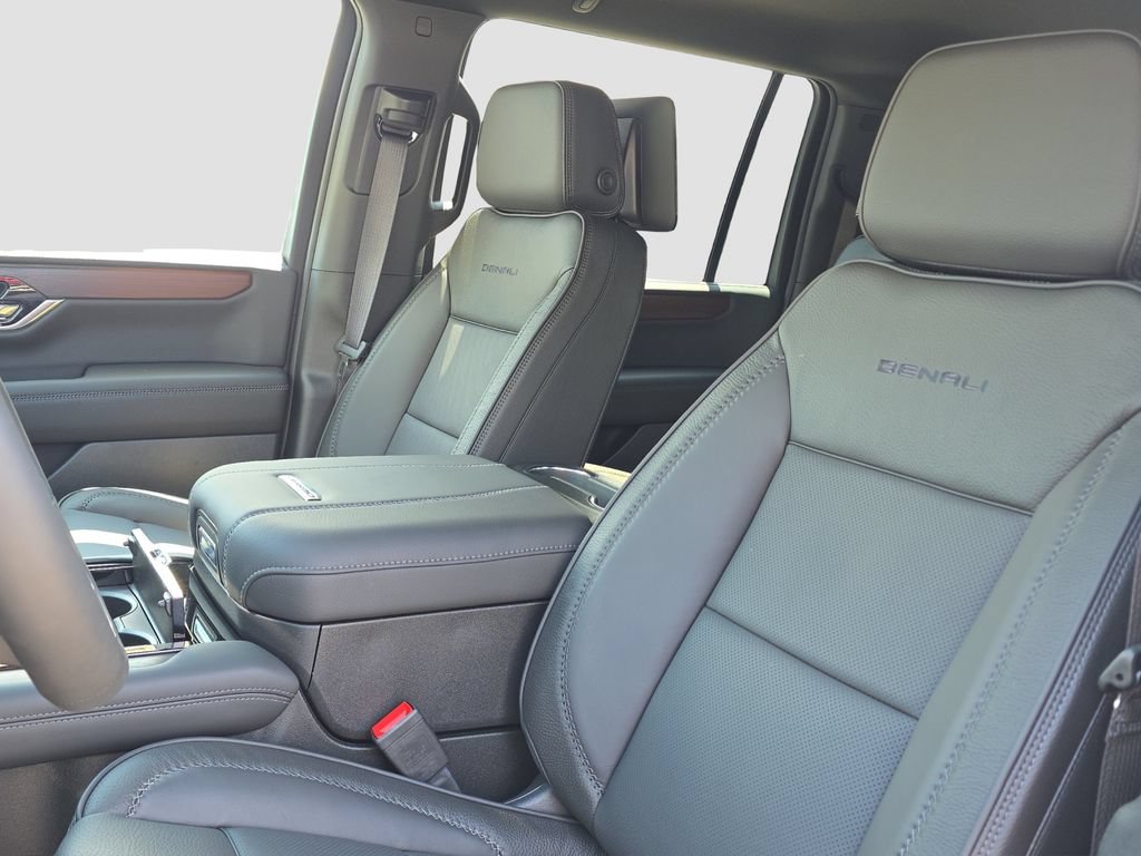 New 2026 GMC Yukon XL Denali w/ Advanced Technology Package AWD/4WD image 7