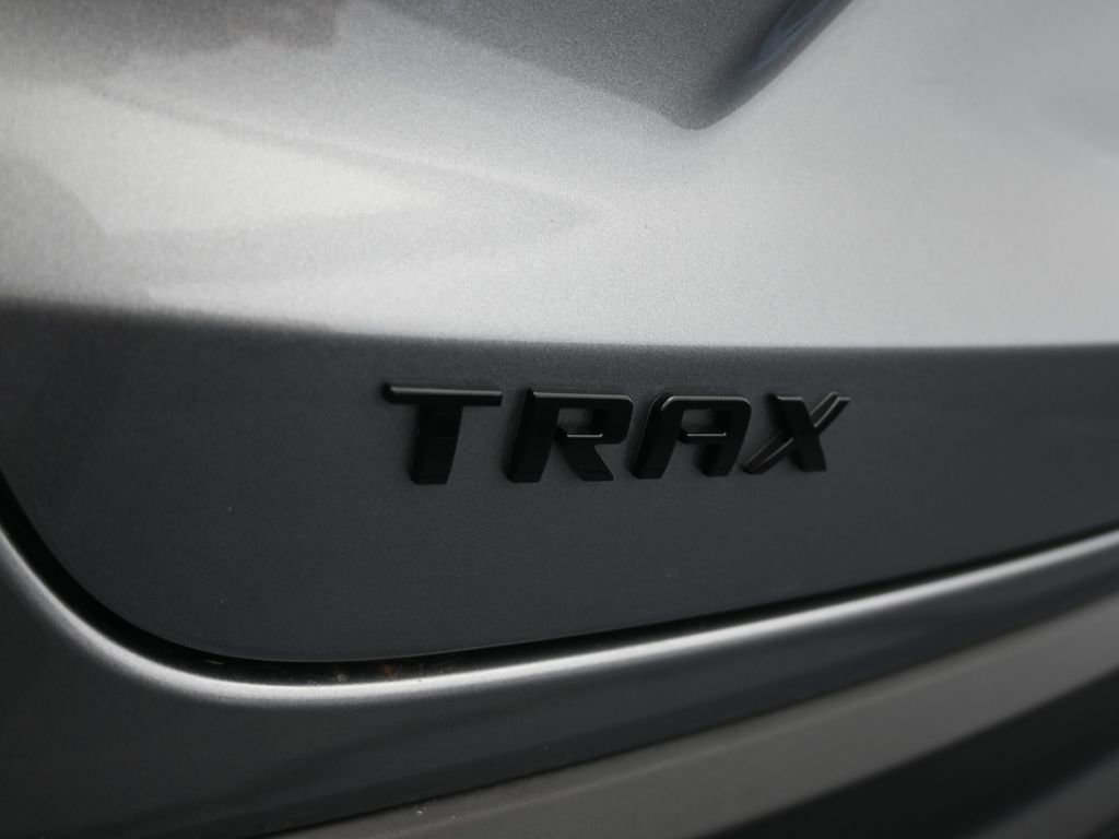 Used 2024 Chevrolet Trax RS w/ Sunroof Package image 38