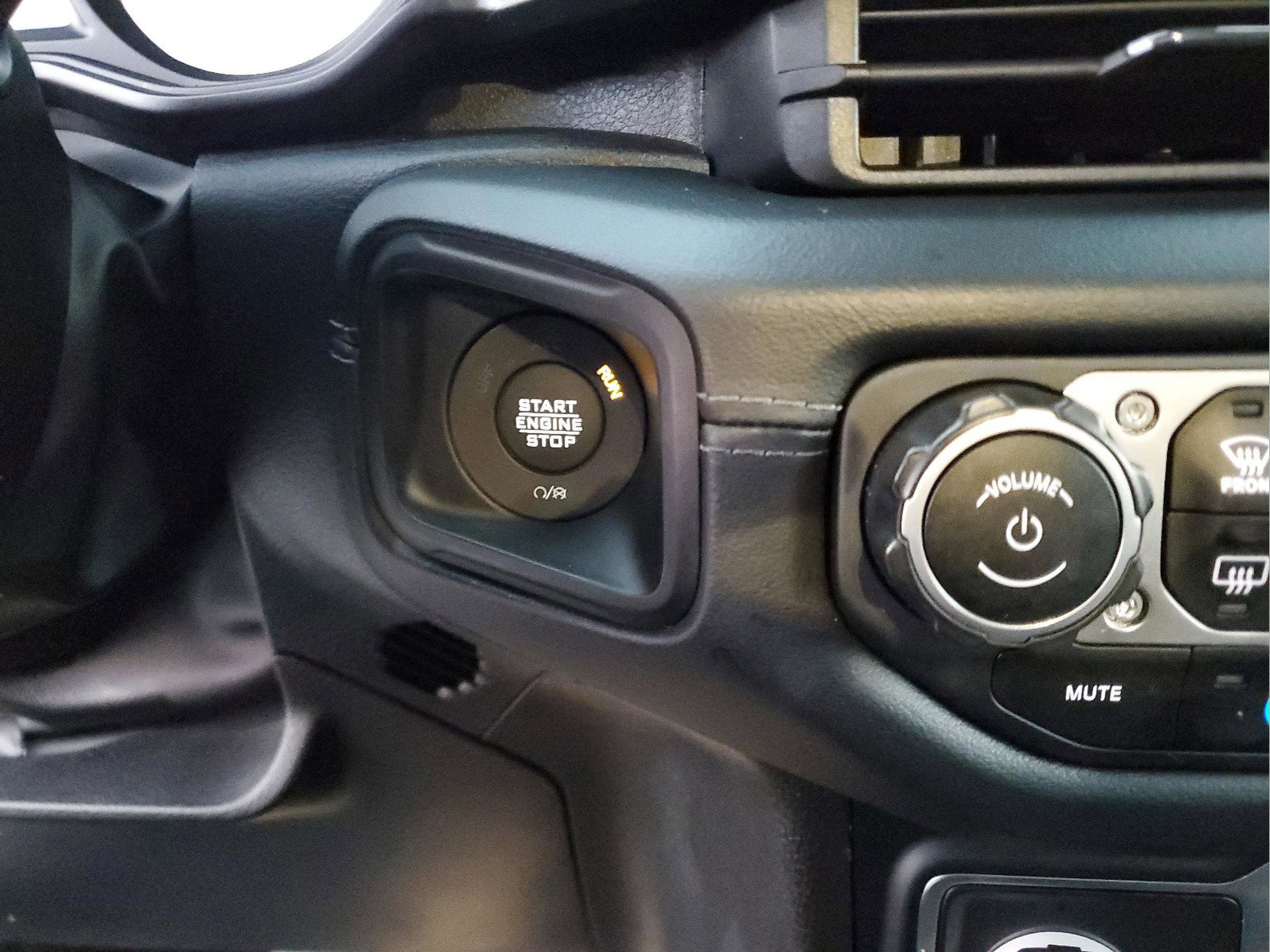 Used 2024 Jeep Wrangler Unlimited Rubicon 4xe w/ Technology Group image 15