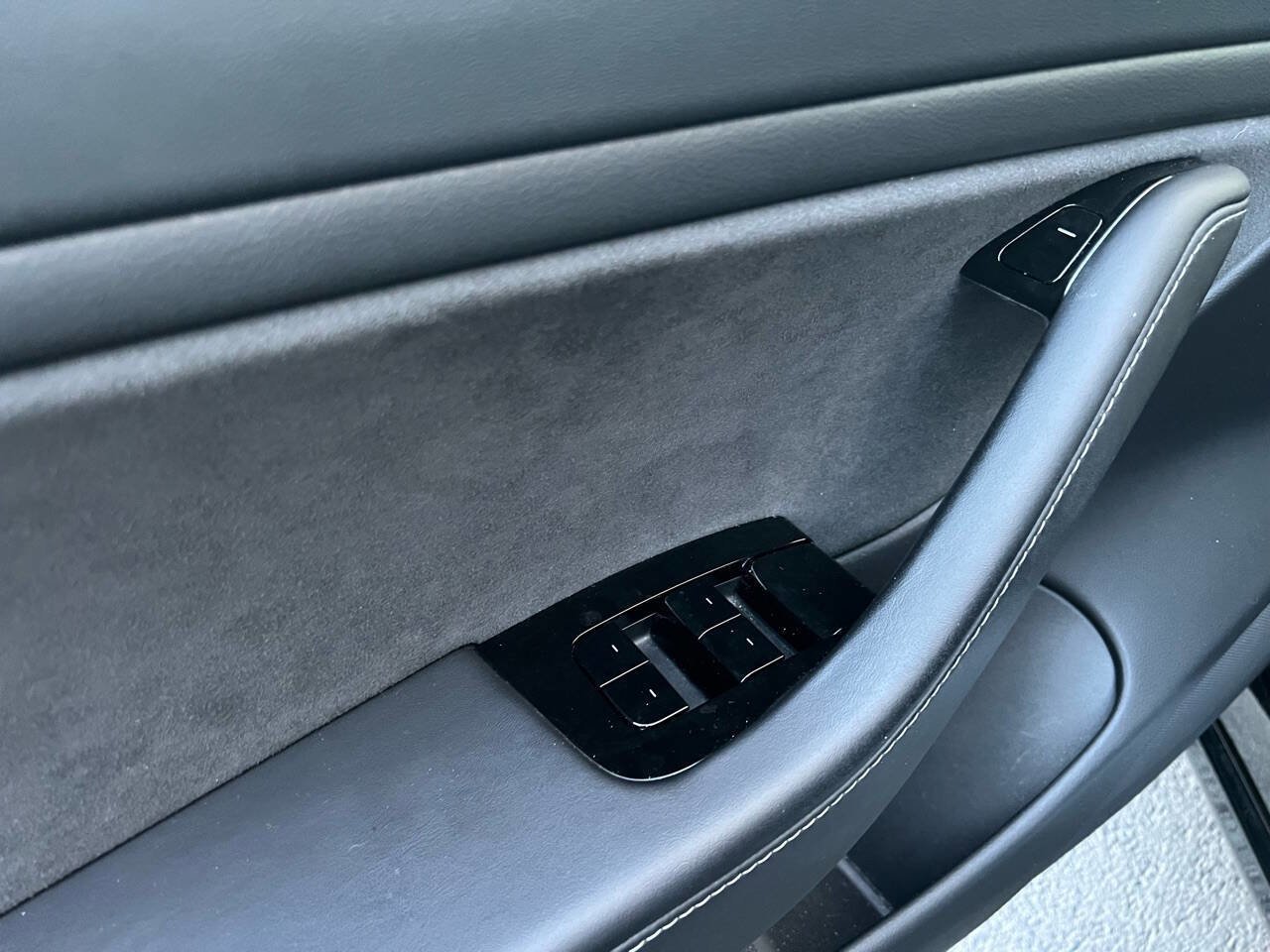 Used 2018 Tesla Model 3 Long Range AWD/4WD image 11
