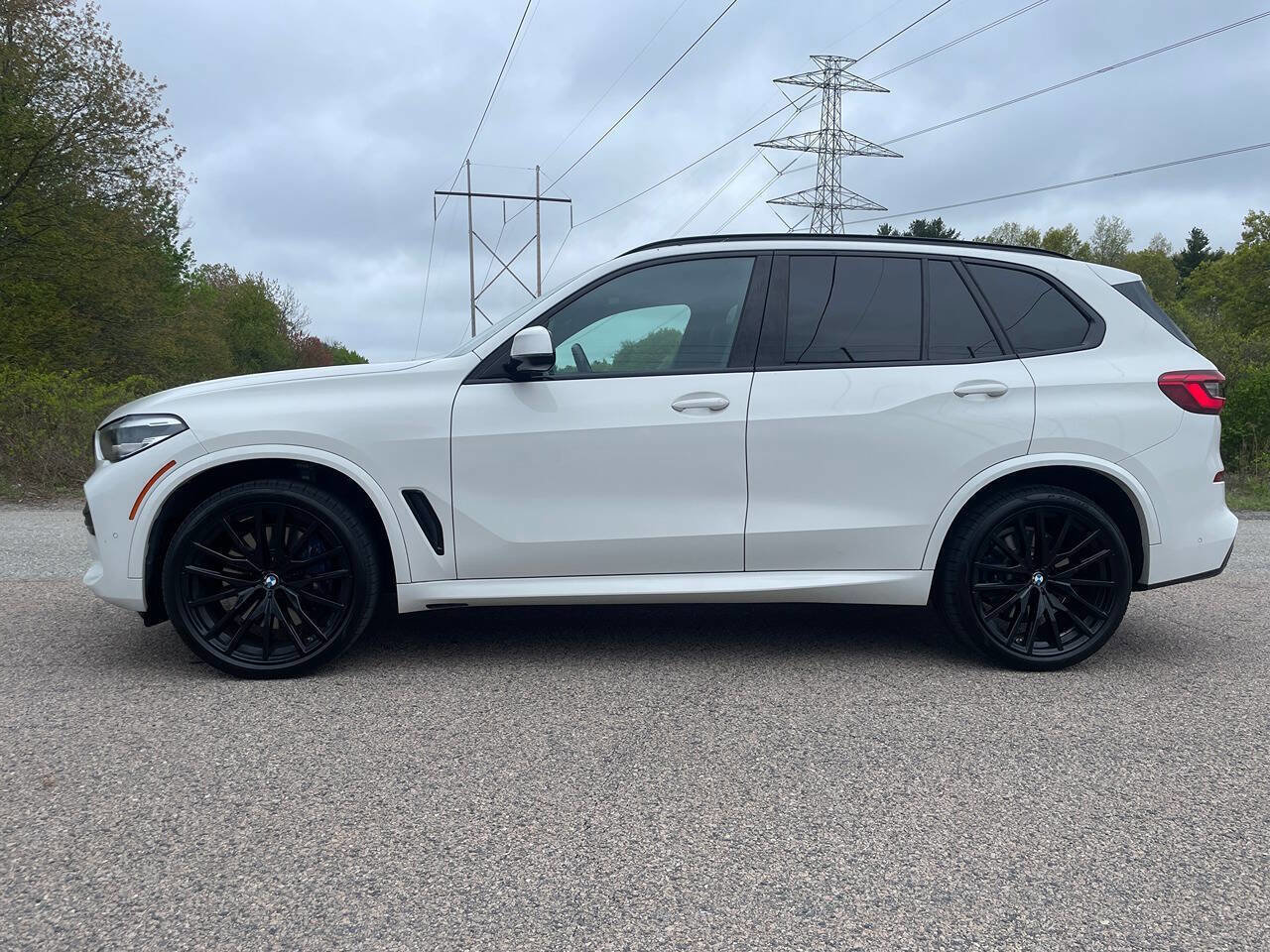 Used 2020 BMW X5 xDrive40i w/ M Sport Package AWD/4WD image 2