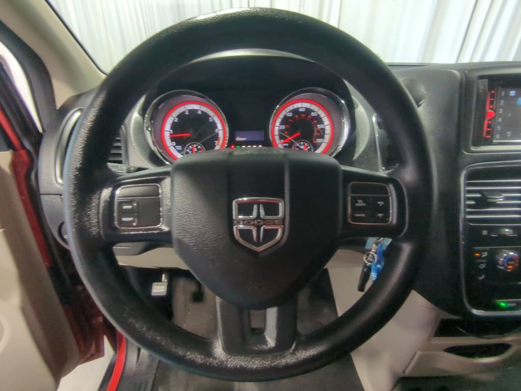 Used 2016 Dodge Grand Caravan American Value Package FWD image 25