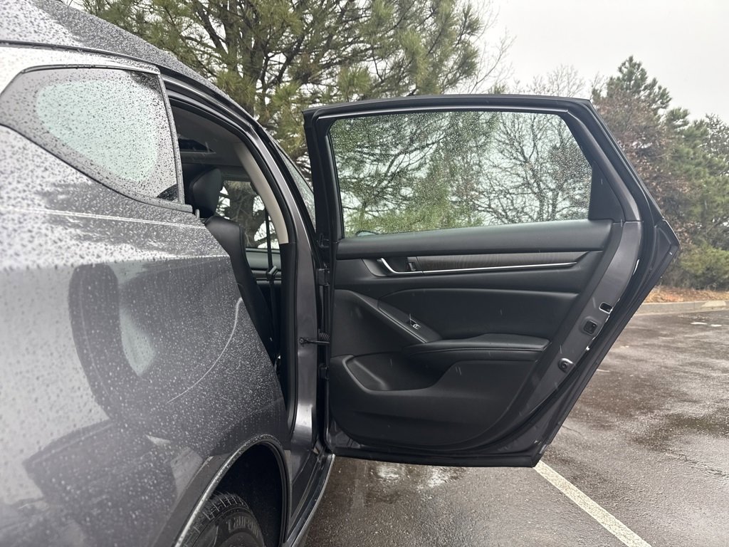 Used 2018 Honda Accord EX-L image 25