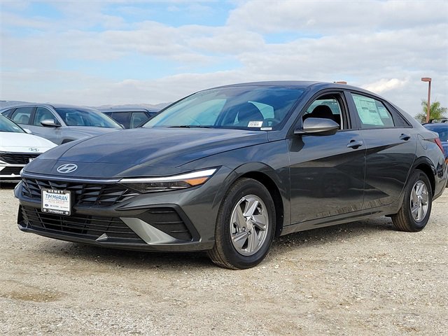 New 2025 Hyundai Elantra SE image 5